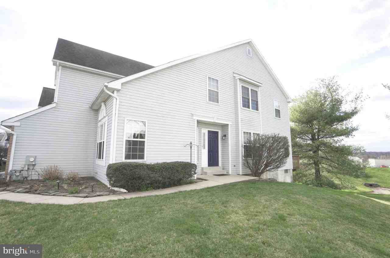 2041 Greenes Way Cir - Photo 3 of 33