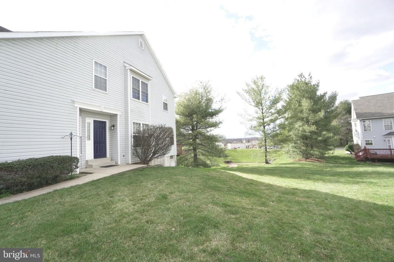 2041 Greenes Way Cir - Photo 4 of 33