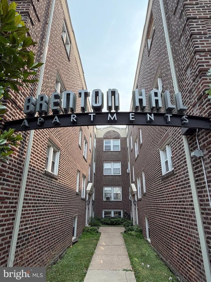 117 N Essex Ave #B301 - Photo 3 of 15