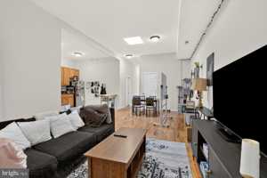 featured image of 4011 Baring St #9