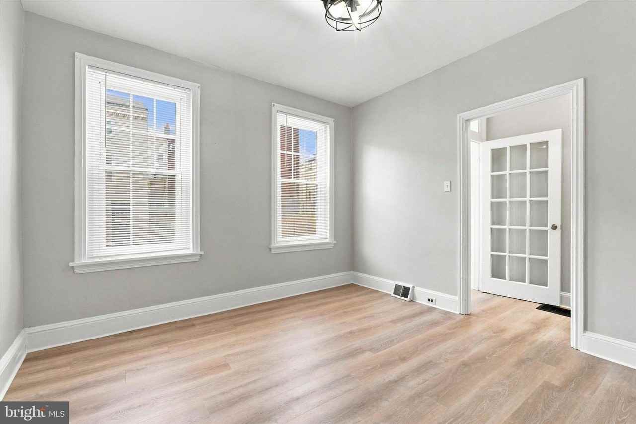 185 Gay St - Photo 2 of 15