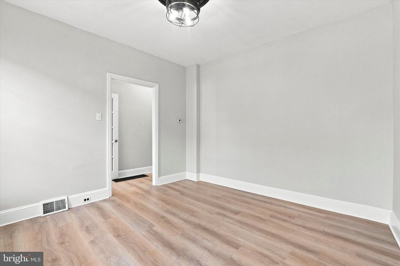 185 Gay St - Photo 3 of 15