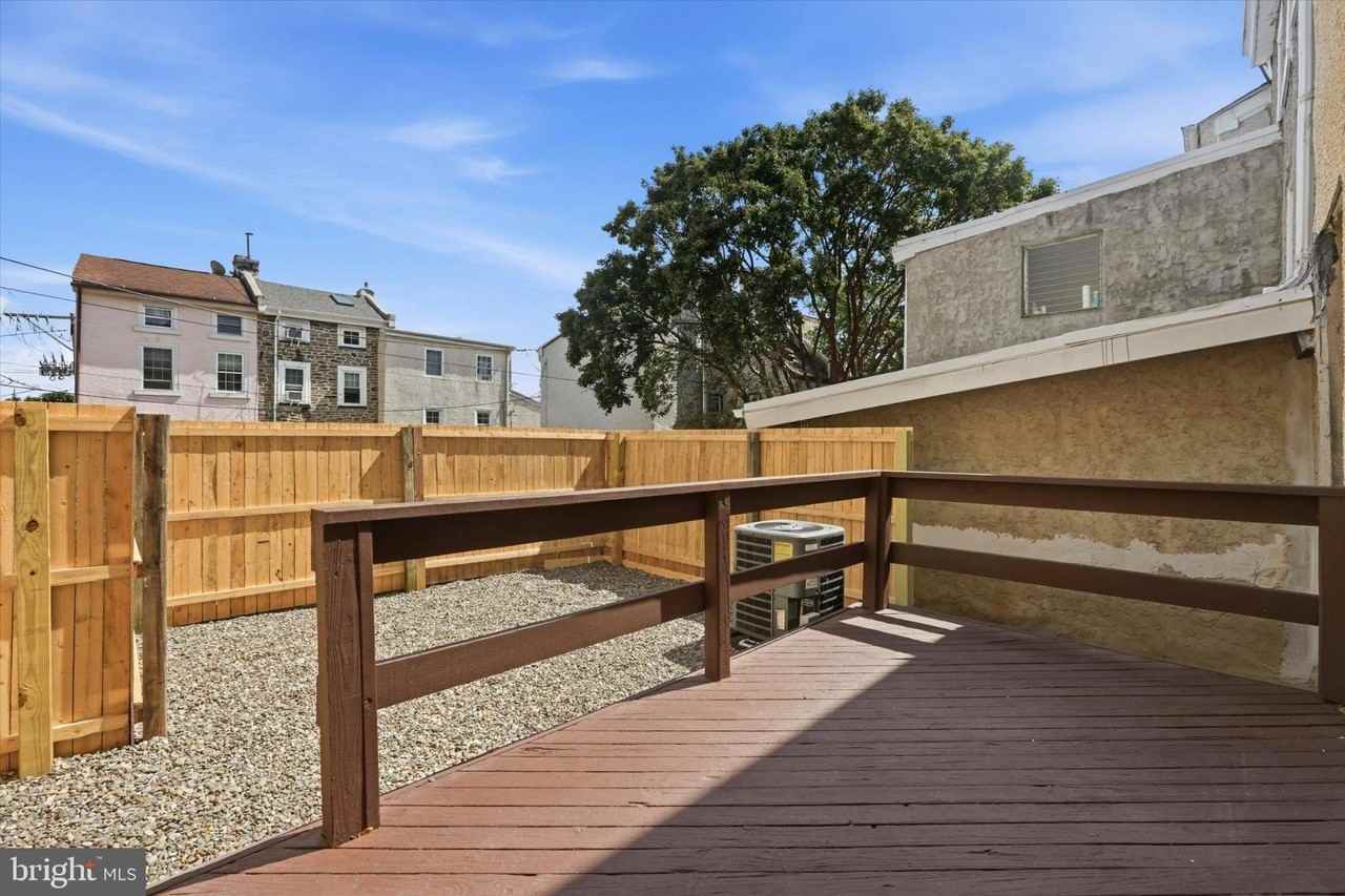 185 Gay St - Photo 6 of 15