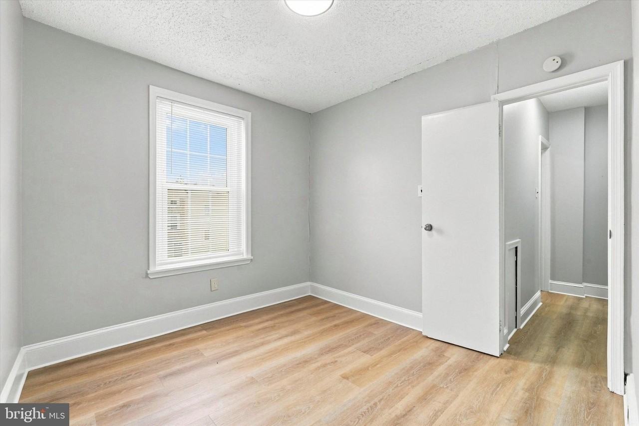 185 Gay St - Photo 7 of 15