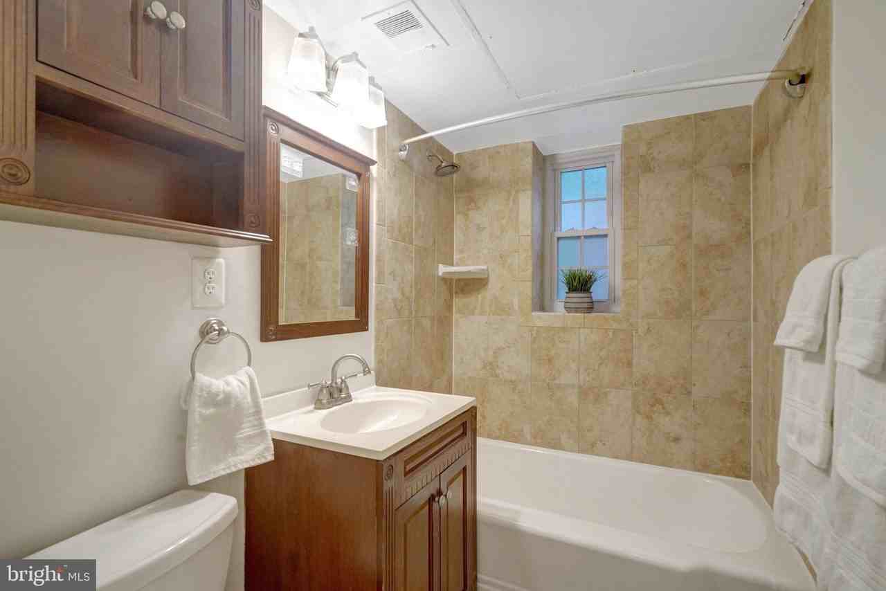 1315 N Ode St #704 - Photo 2 of 47