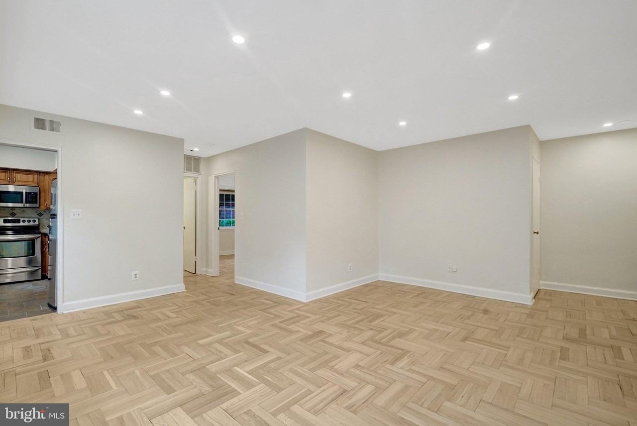1315 N Ode St #704 - Photo 3 of 47