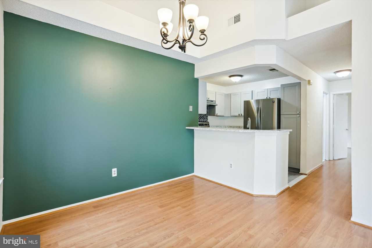 11719 Summerchase Cir Apt E #1719E - Photo 2 of 22