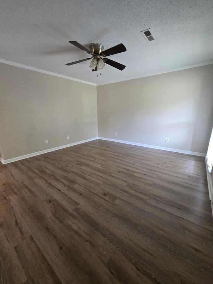 4502 Bonnell Dr Nw #C - Photo 2 of 9