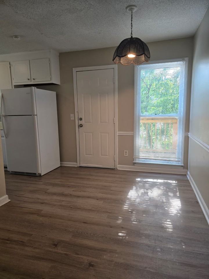 4502 Bonnell Dr Nw #C - Photo 3 of 9