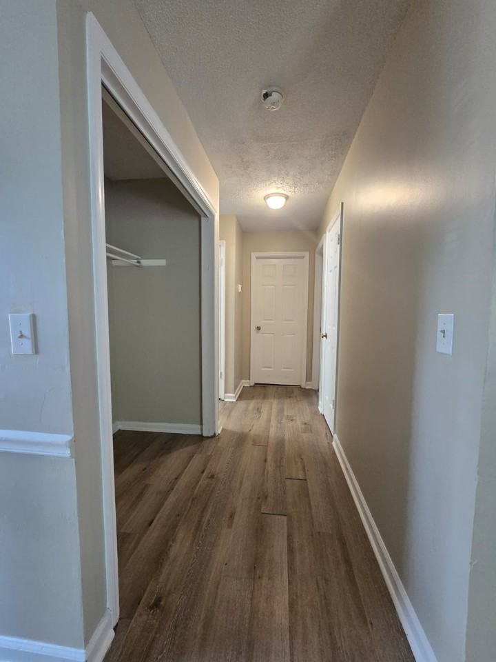 4502 Bonnell Dr Nw #C - Photo 5 of 9