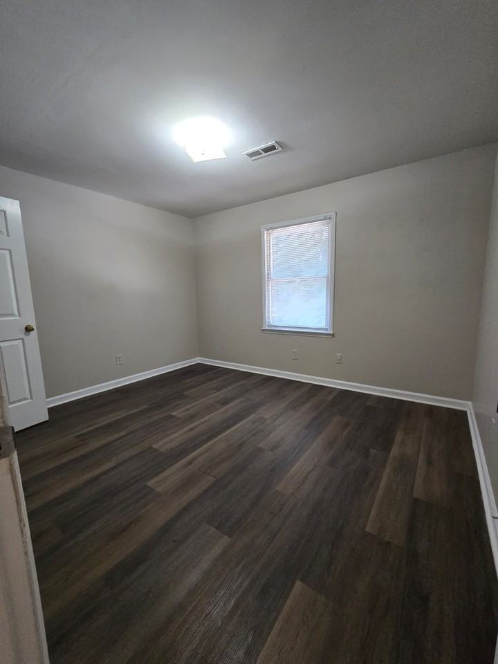 4502 Bonnell Dr Nw #C - Photo 7 of 9