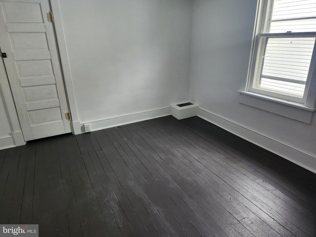 804 W John St - Photo 7 of 11