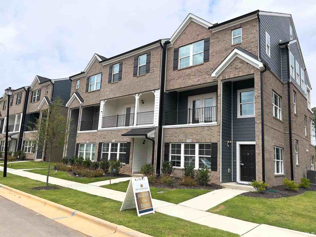 1148 Breadsell Ln - Photo 2 of 42