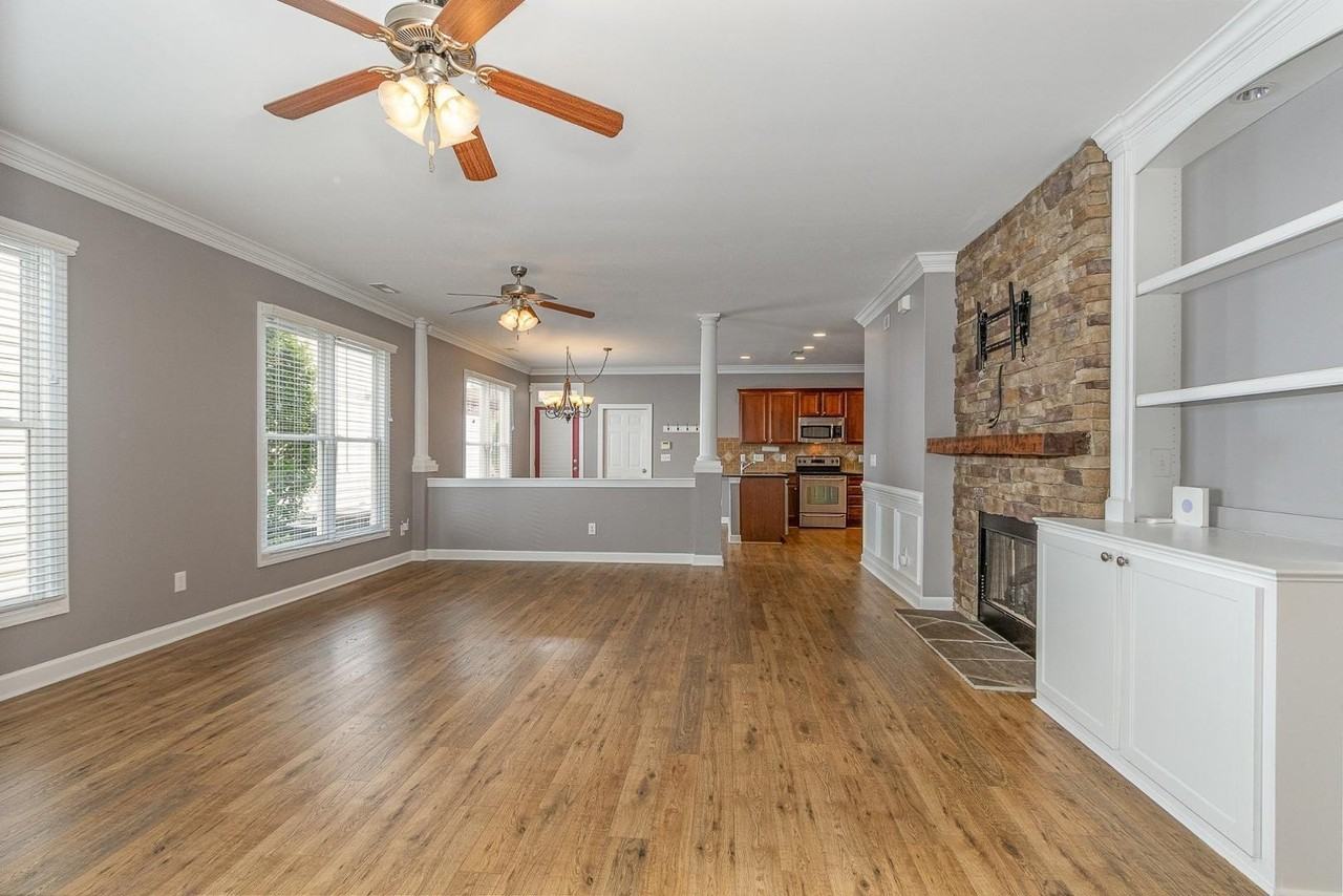 1048 Gold Rock Ln - Photo 4 of 25