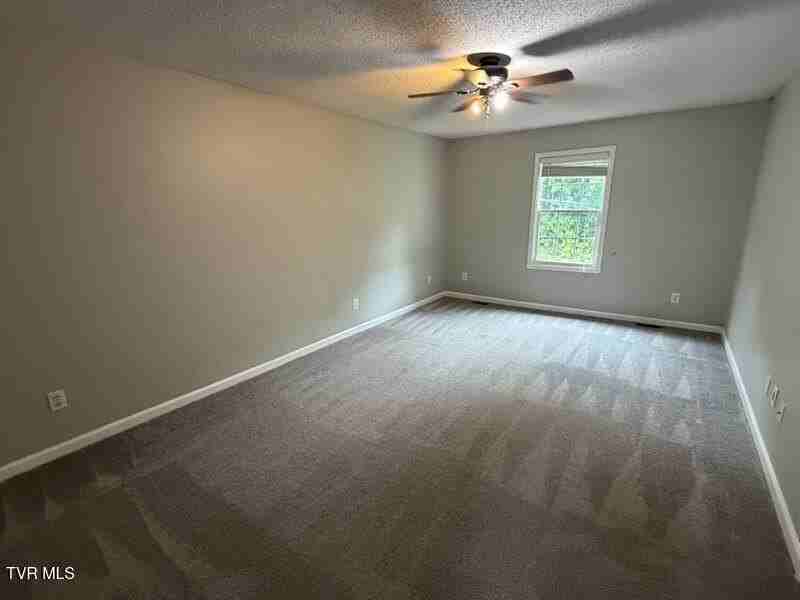 122 Arrowhead Dr - Photo 4 of 4