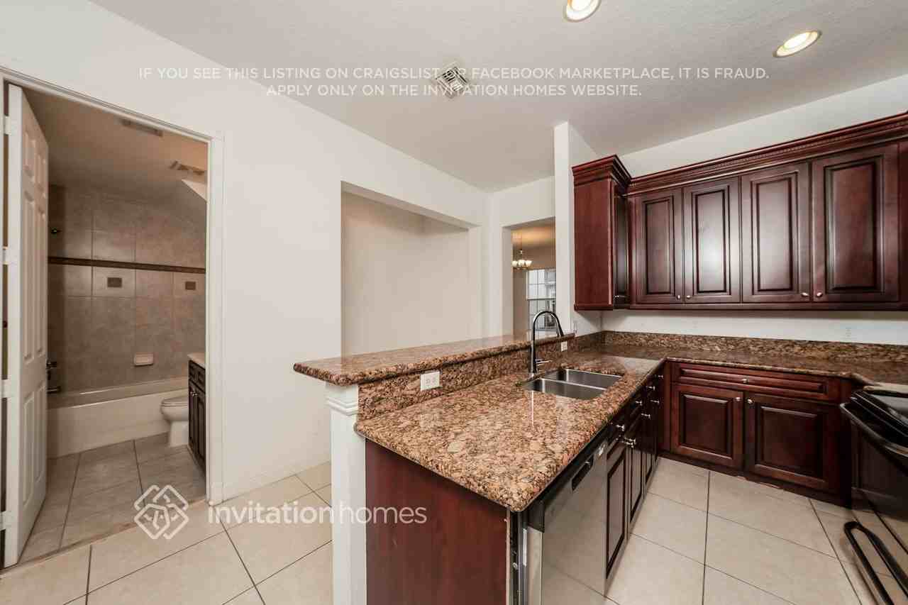 8308 Nw 8th Ter - Photo 6 of 18