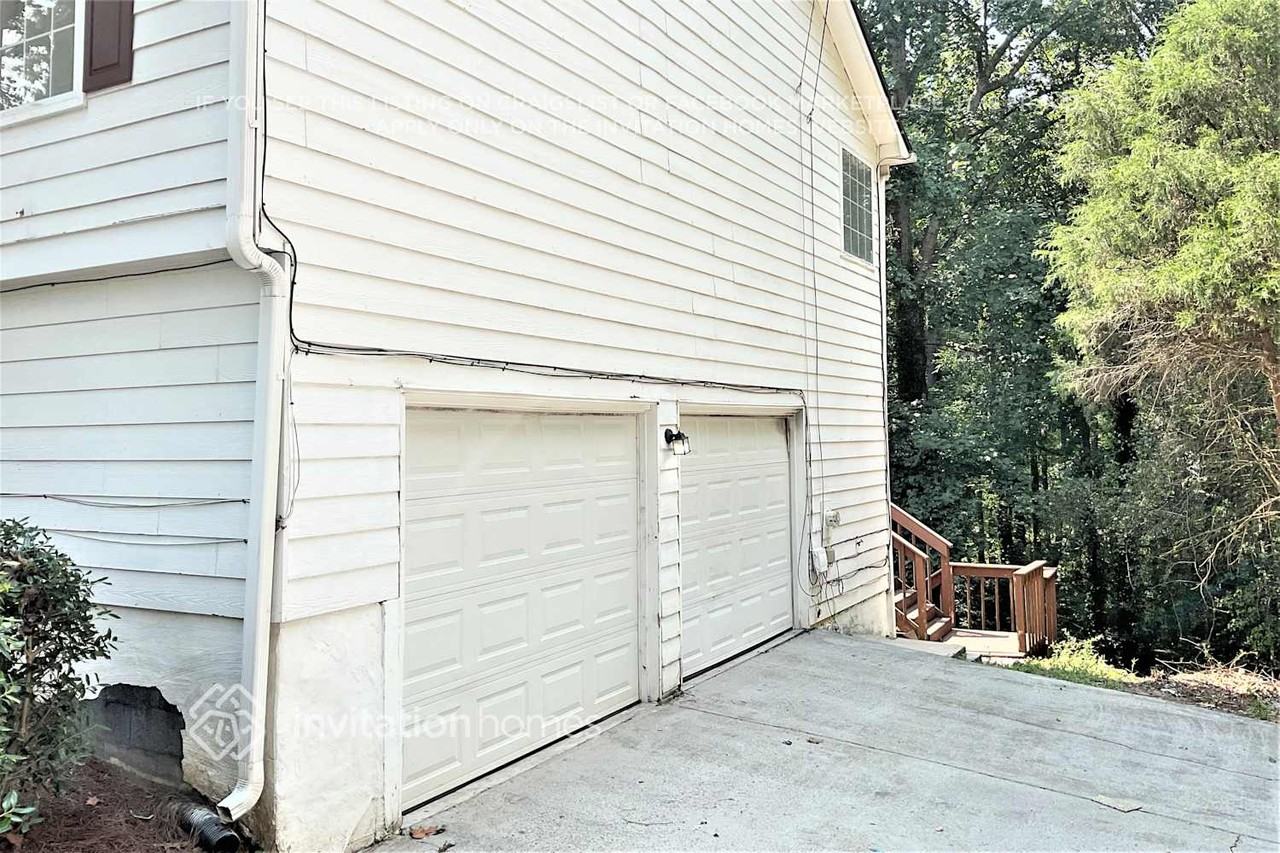 2860 Brookton Ln - Photo 4 of 18