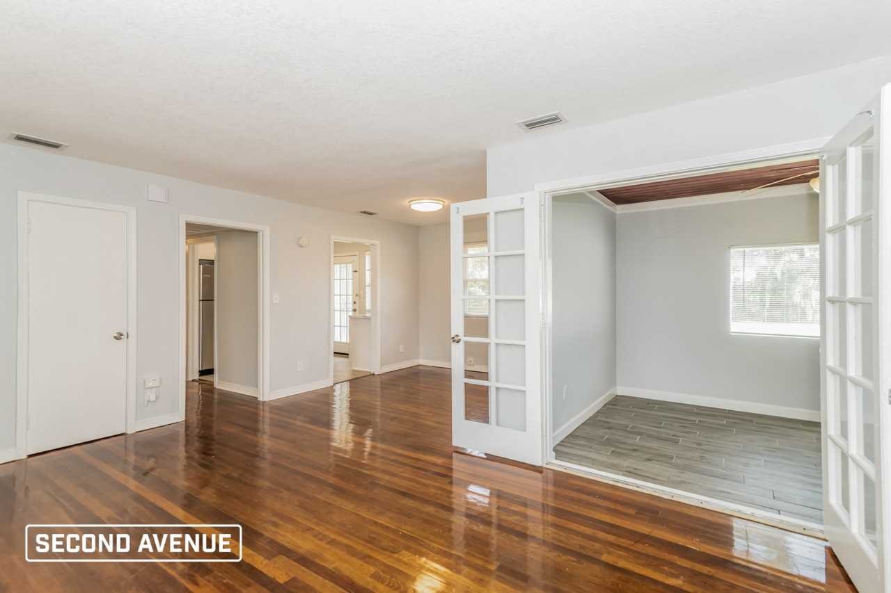 1807 Colby Ave - Photo 4 of 17