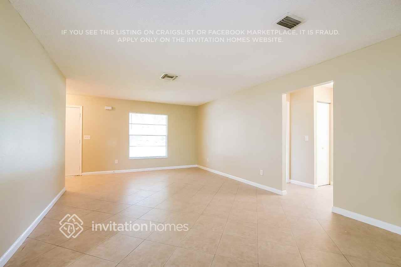 2454 Hope Ave - Photo 5 of 17