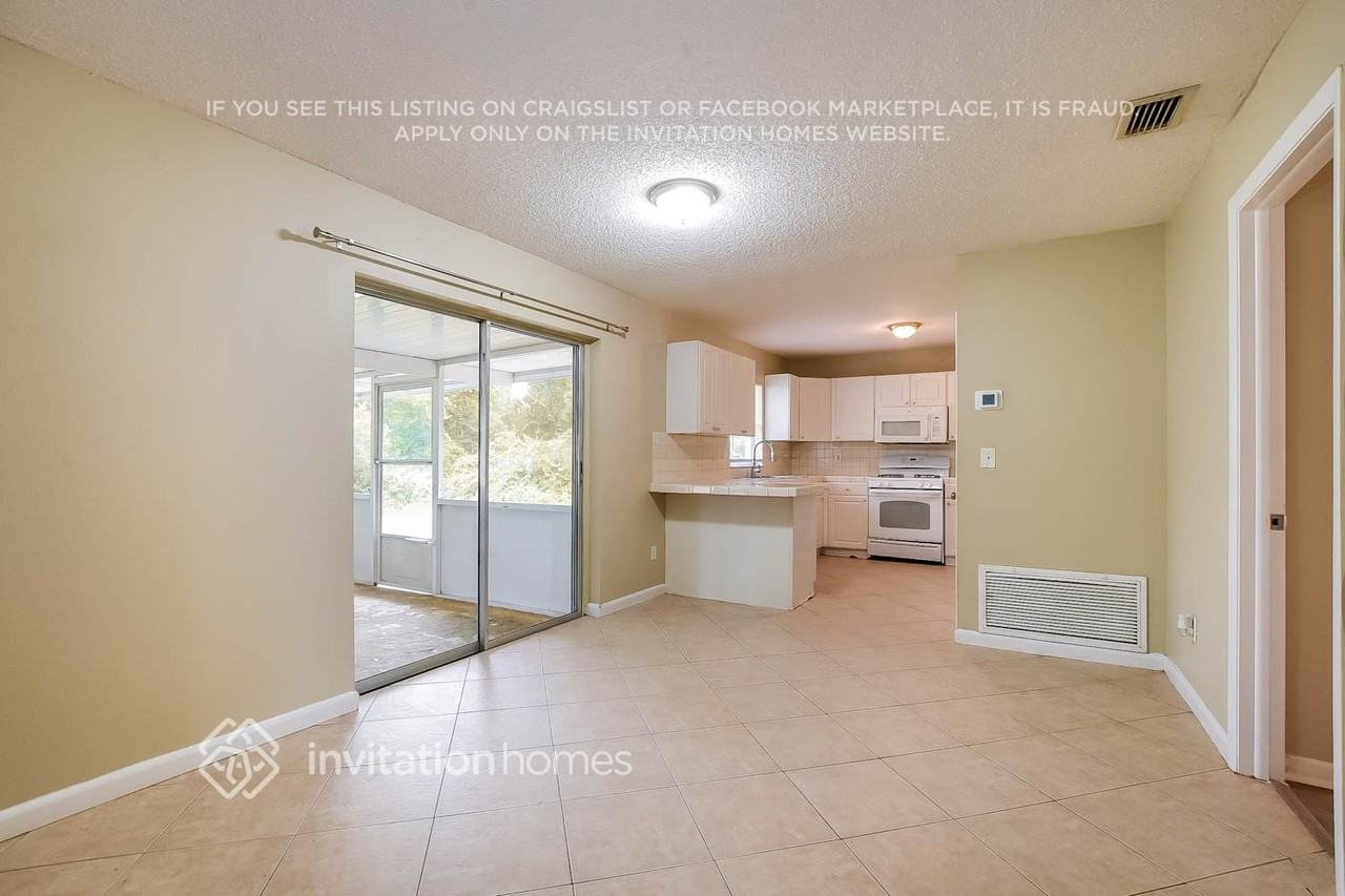 2454 Hope Ave - Photo 6 of 17