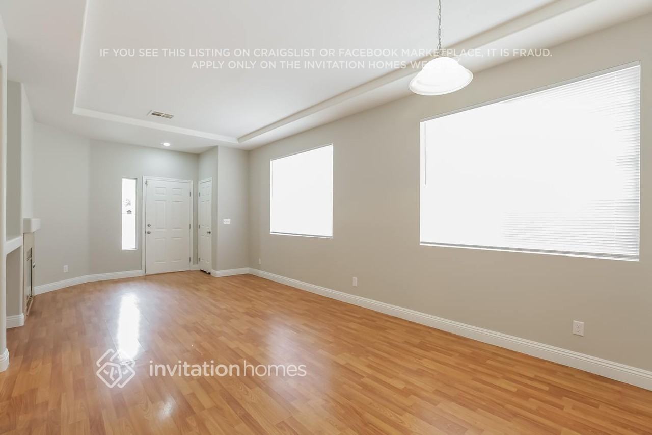 1016 Venetian Hills Ln - Photo 4 of 15