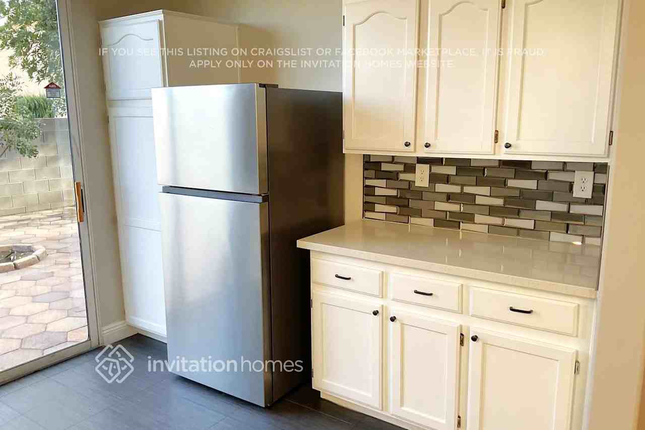 1016 Venetian Hills Ln - Photo 6 of 15