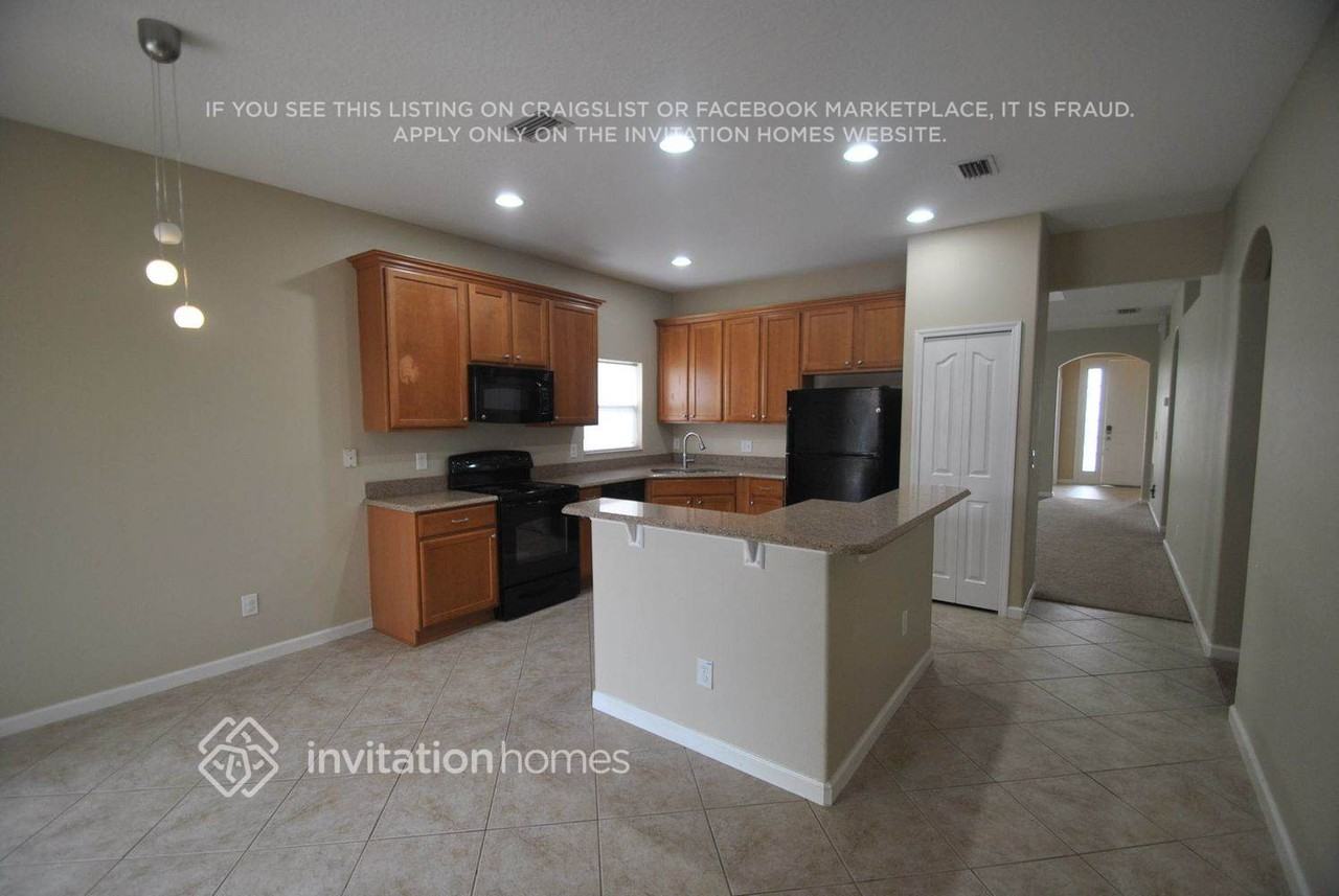 3835 Ryegrass St - Photo 3 of 10