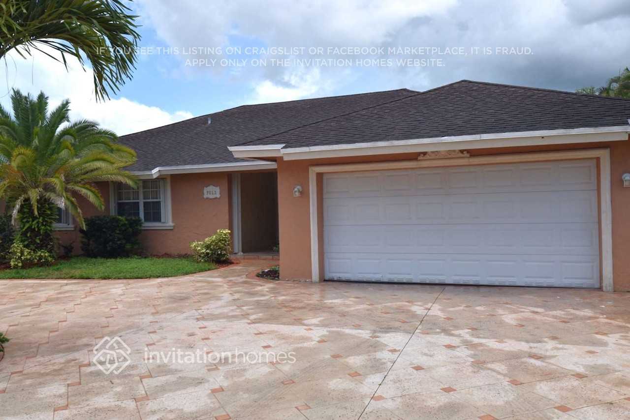 9811 Sw 13th Ct - Photo 2 of 15