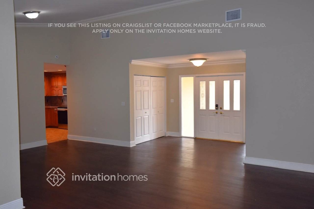 9811 Sw 13th Ct - Photo 3 of 15