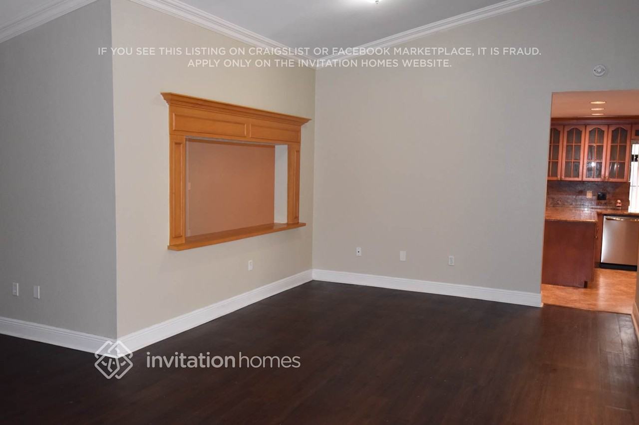 9811 Sw 13th Ct - Photo 4 of 15