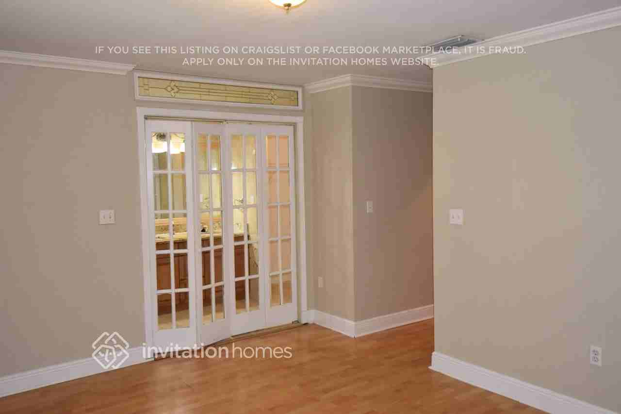 9811 Sw 13th Ct - Photo 7 of 15