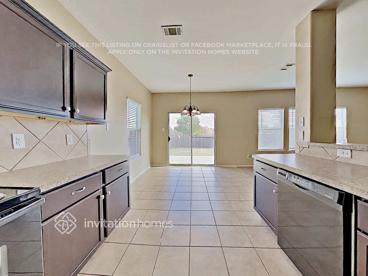 12325 Hunters Crossing Ln - Photo 6 of 14