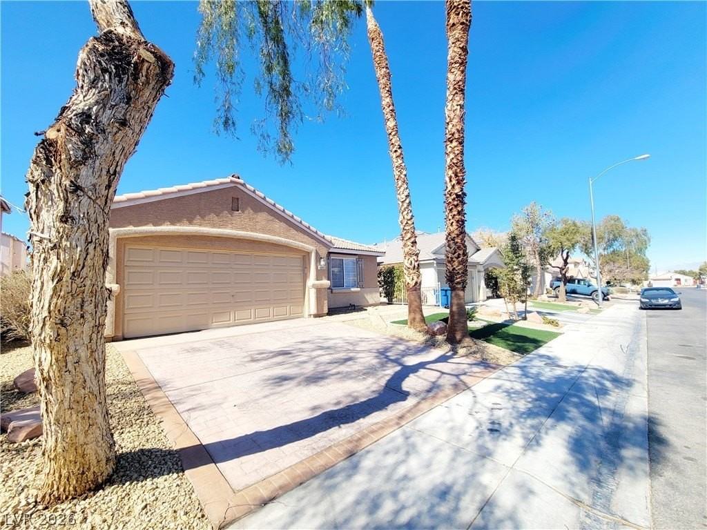 6995 Pacific Coast St - Photo 2 of 21