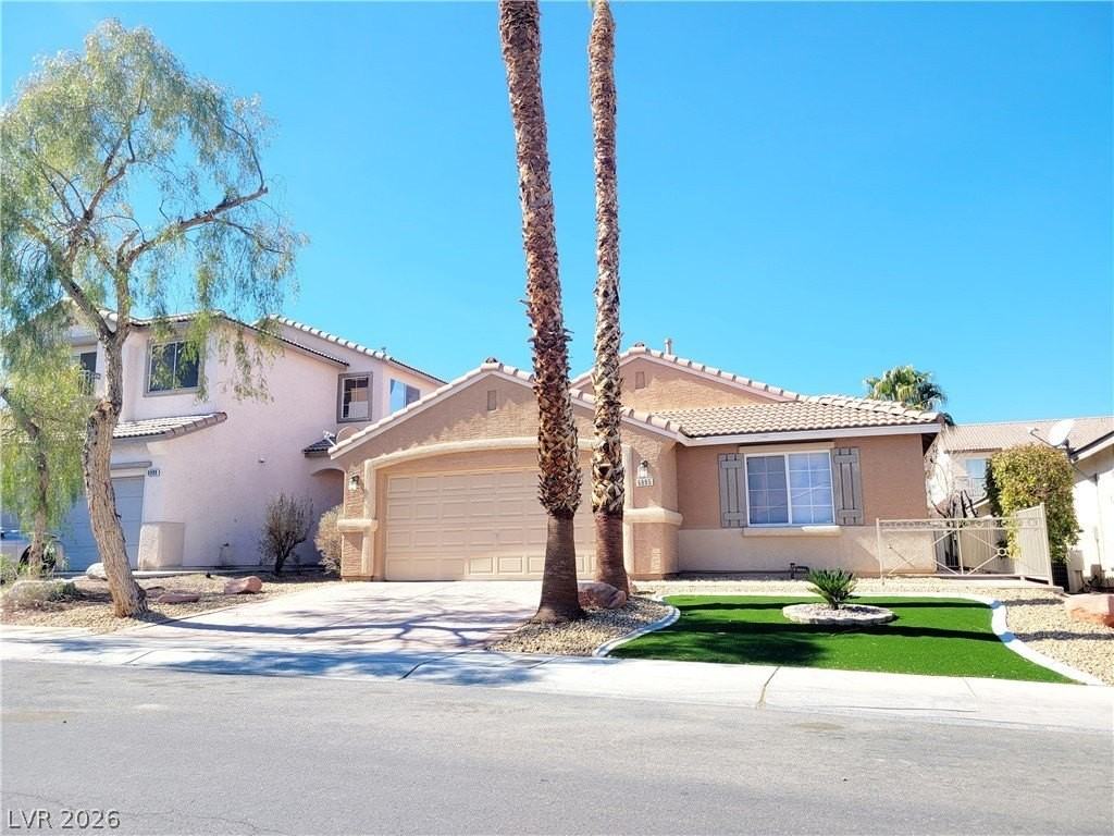 6995 Pacific Coast St - Photo 3 of 21