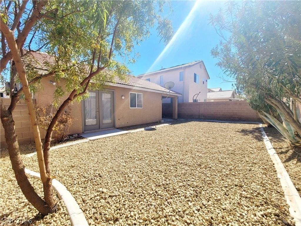 6995 Pacific Coast St - Photo 4 of 21