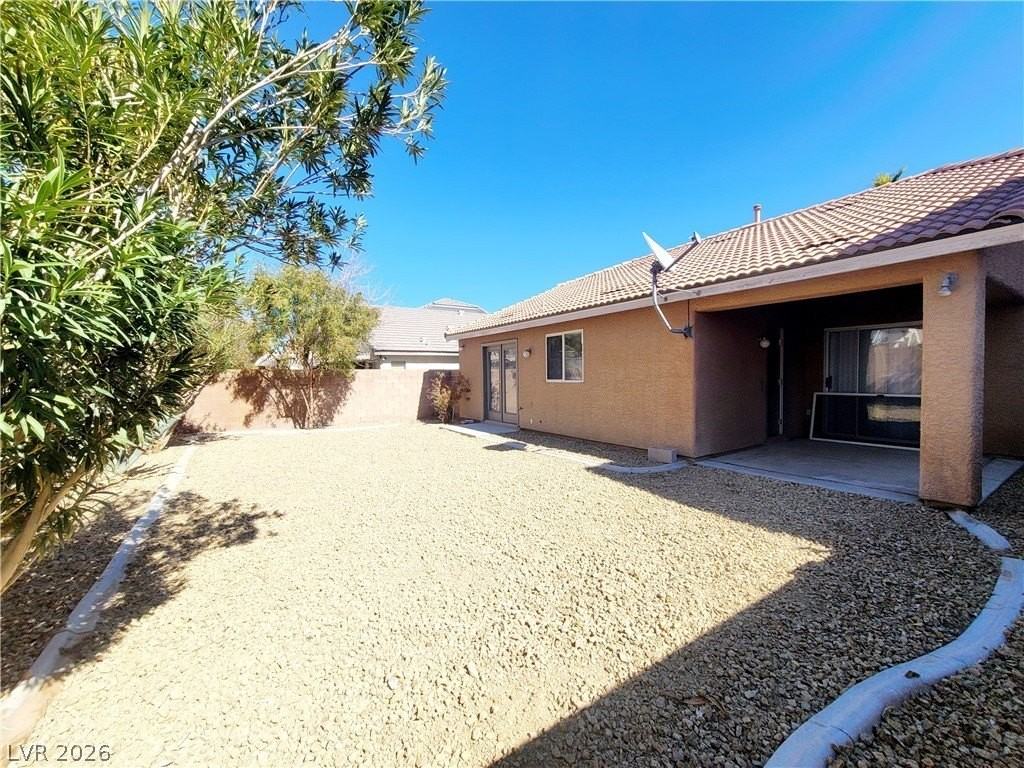 6995 Pacific Coast St - Photo 5 of 21