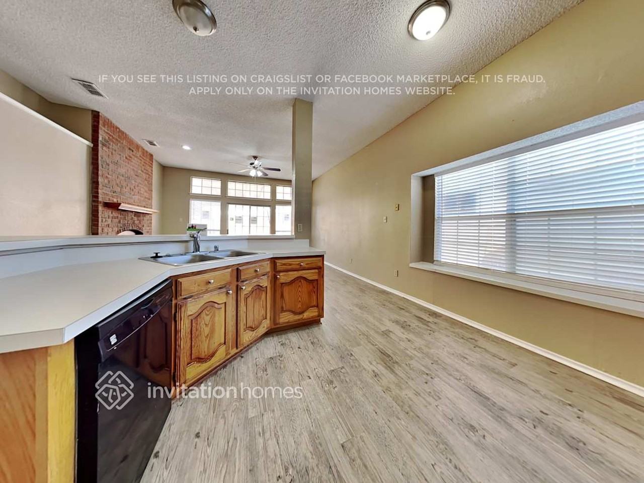 2060 Camelot Dr - Photo 7 of 18