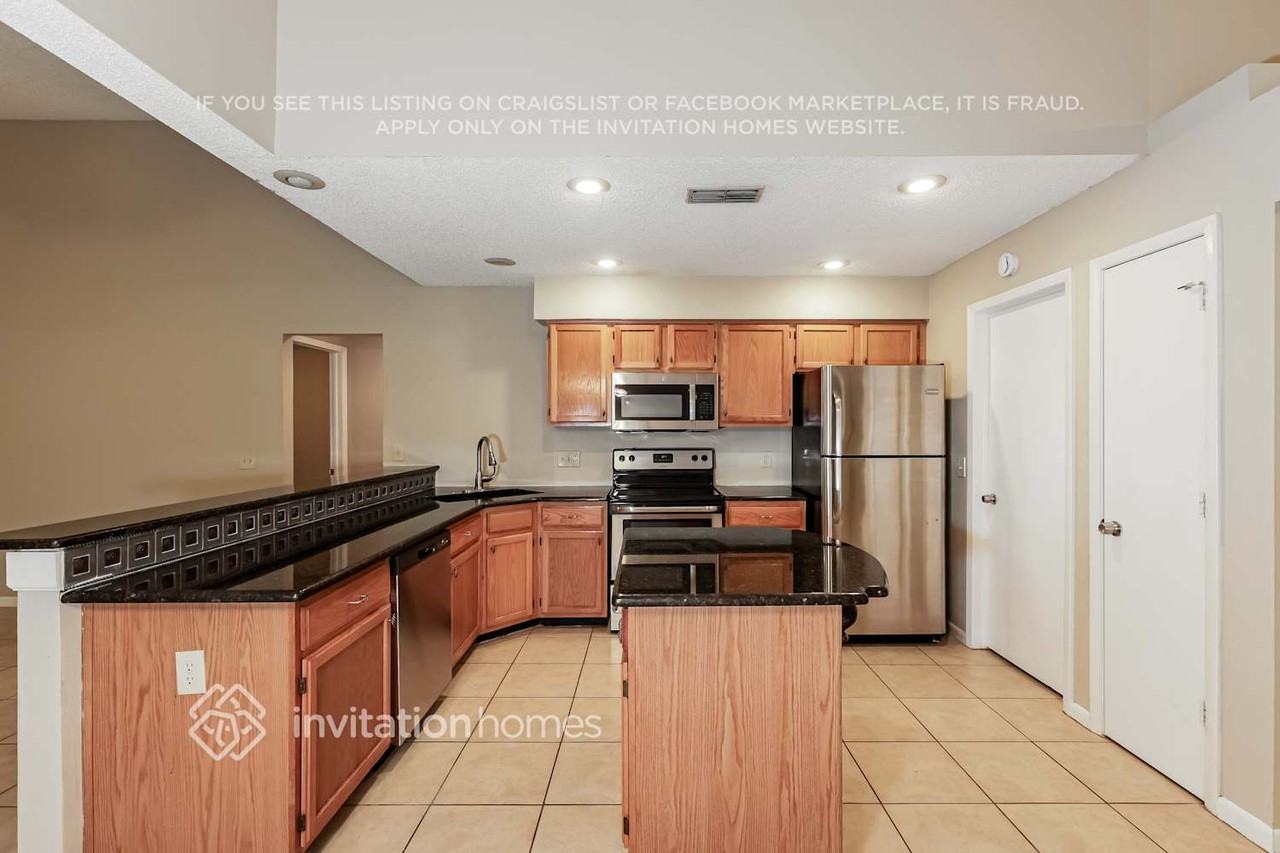 10323 Ashley Oaks Dr - Photo 6 of 16