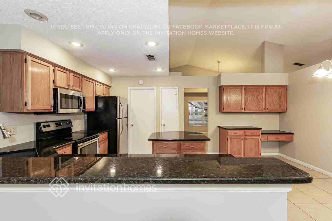 10323 Ashley Oaks Dr - Photo 7 of 16