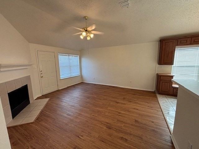 1008 Rock Springs Dr - Photo 4 of 38