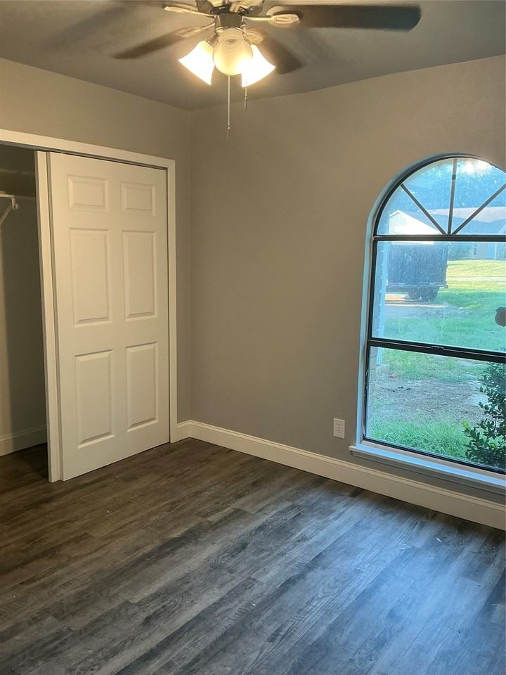 6951 Newberry Ct W - Photo 6 of 11