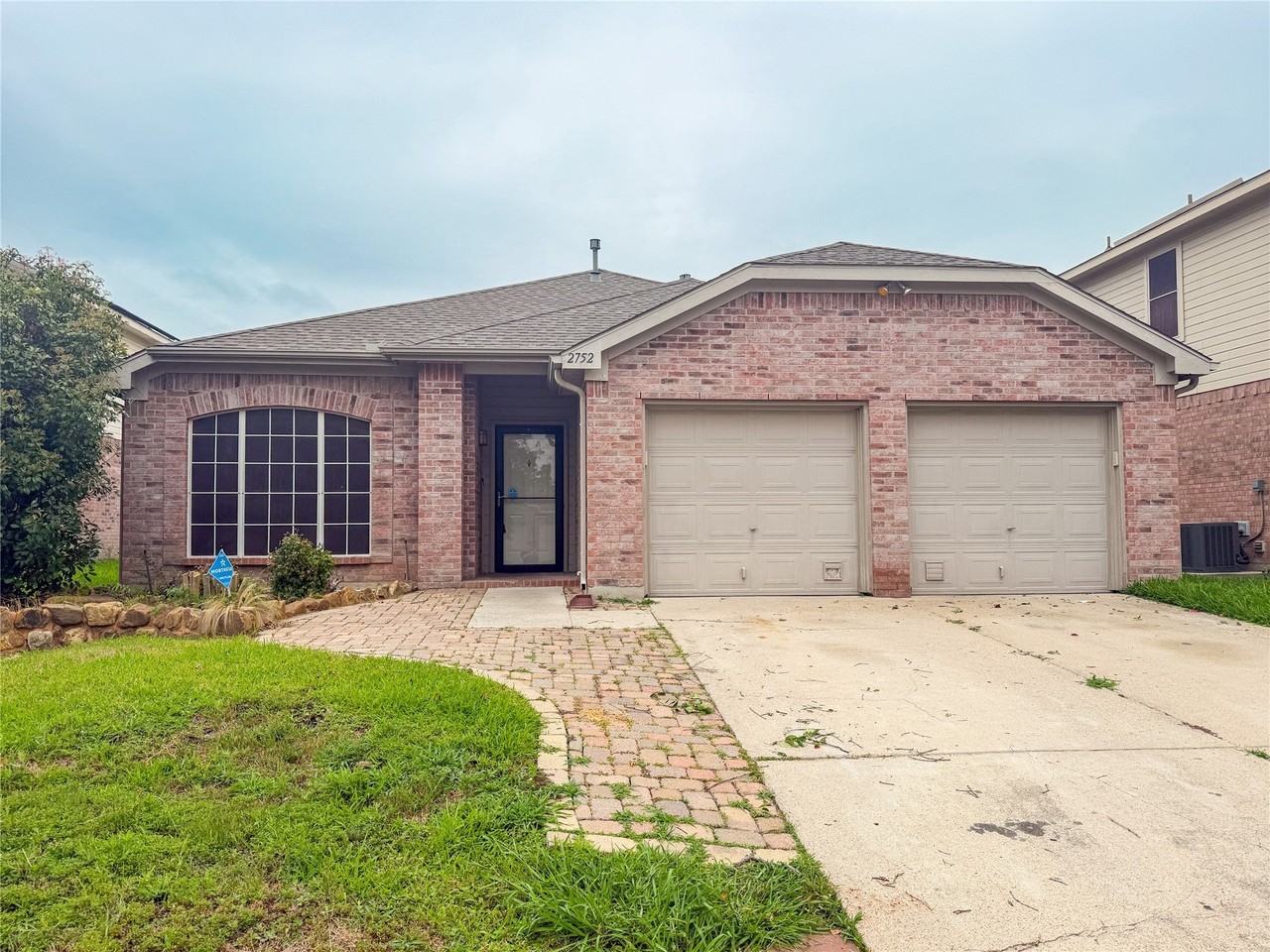 2752 Scarborough Dr