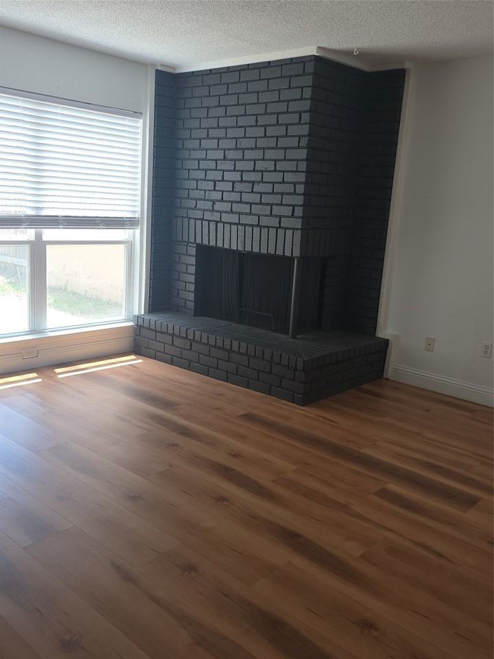 2715 Westgate Dr - Photo 2 of 14