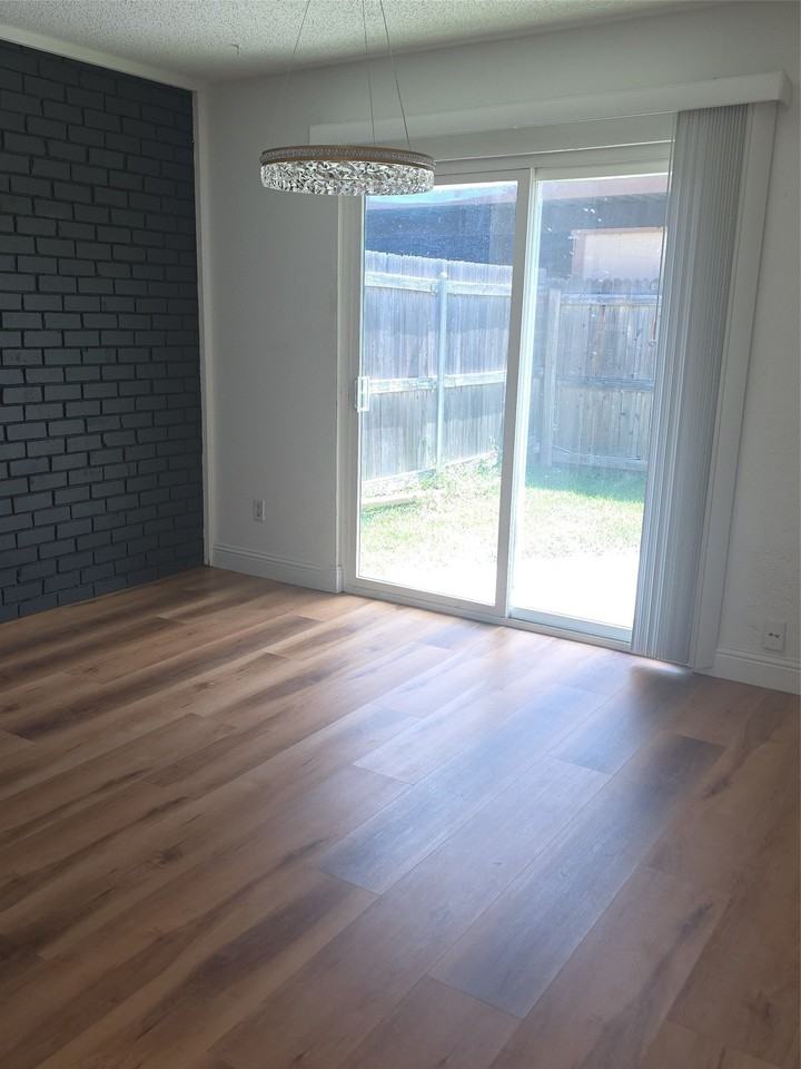 2715 Westgate Dr - Photo 3 of 14