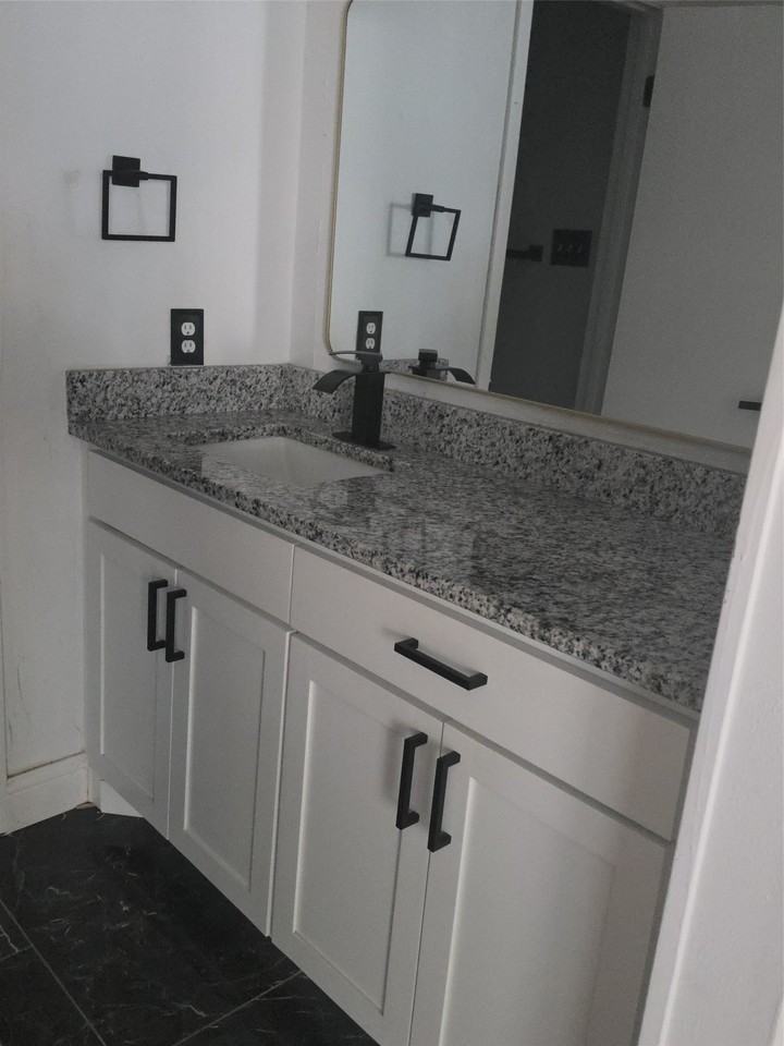 2715 Westgate Dr - Photo 5 of 14