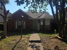 featured image of 1717 Creekbend Dr
