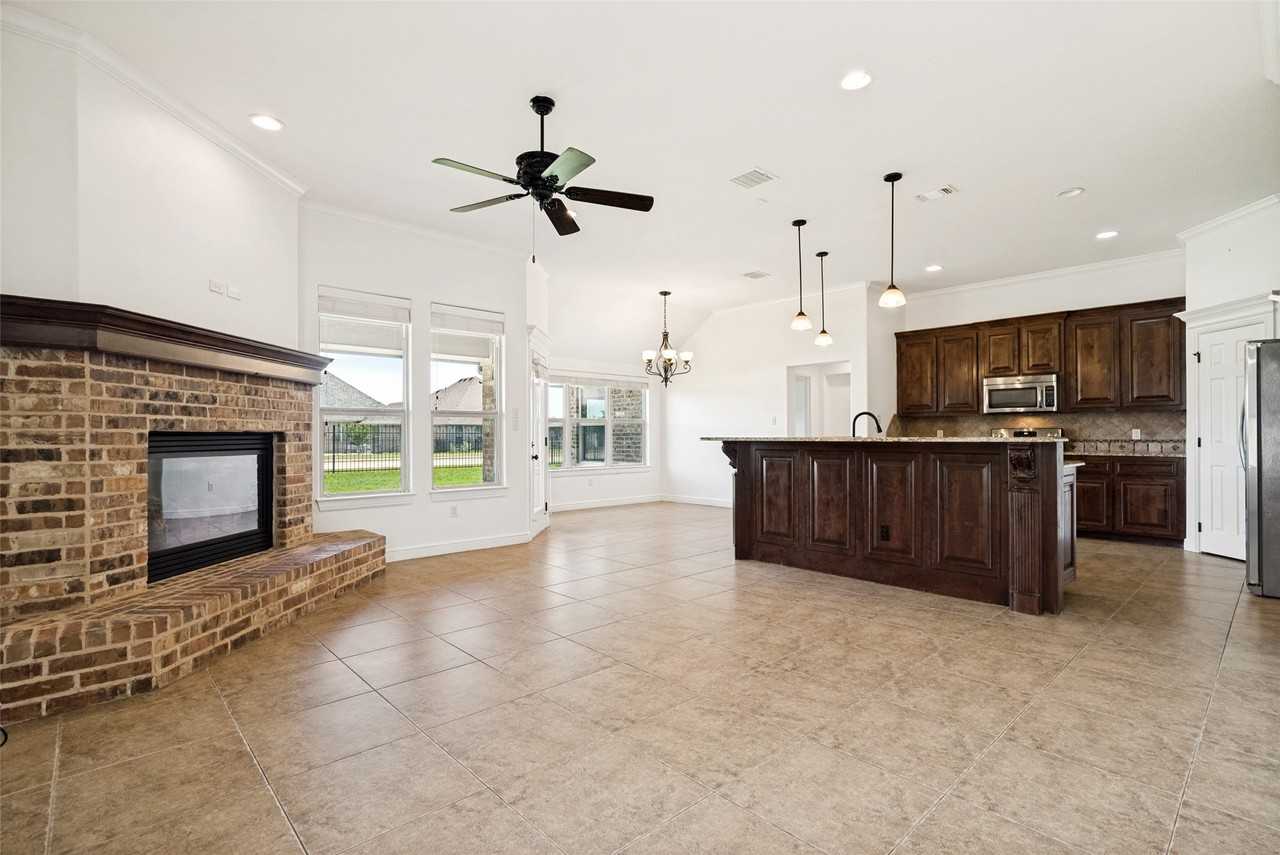 204 Captains Ct - Photo 4 of 28