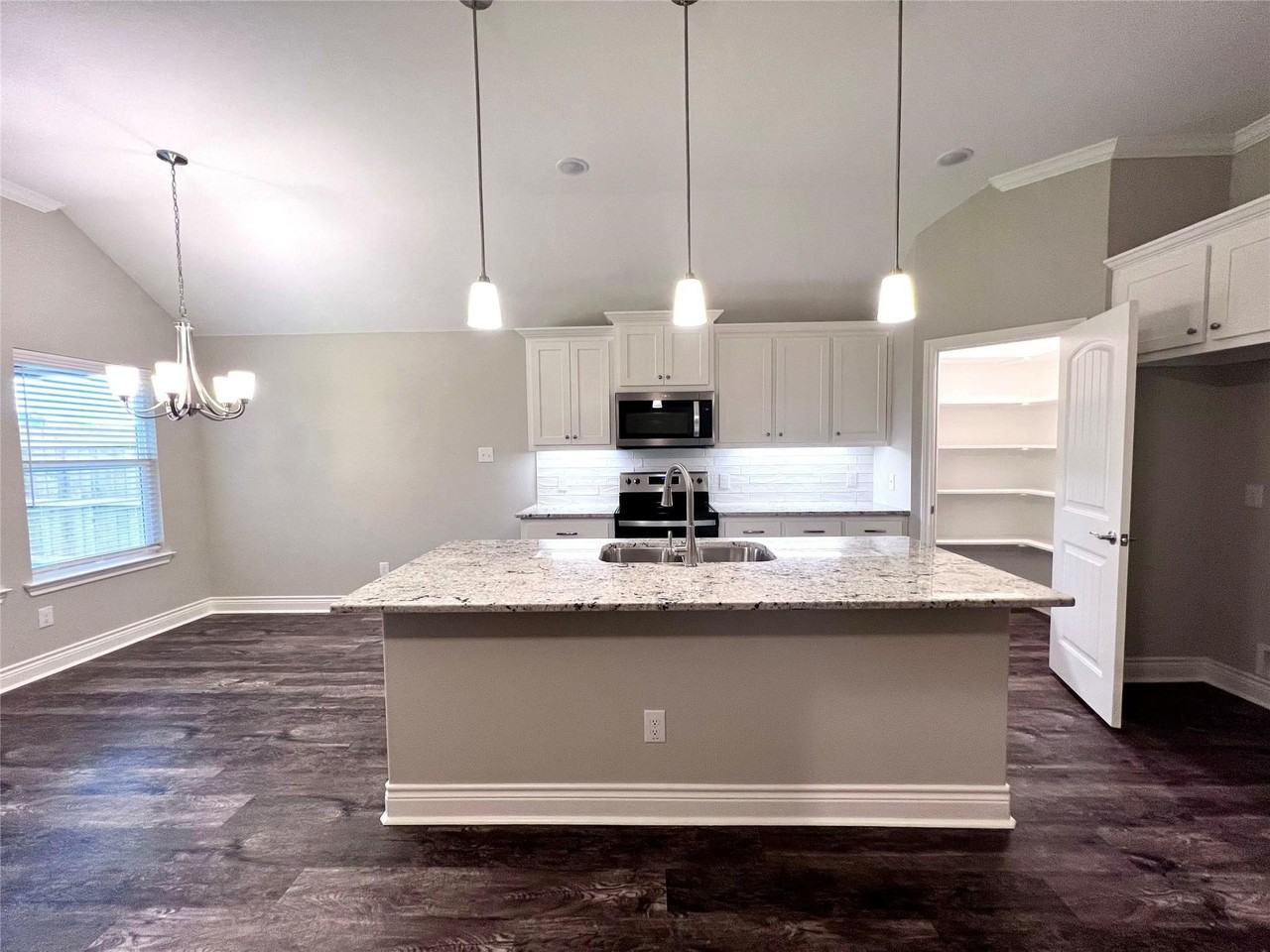 802 Tippit Ln - Photo 4 of 19