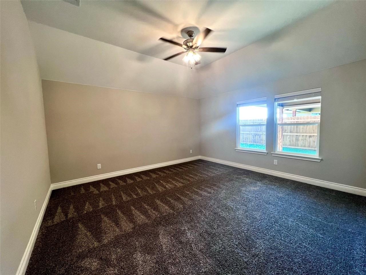 802 Tippit Ln - Photo 5 of 19