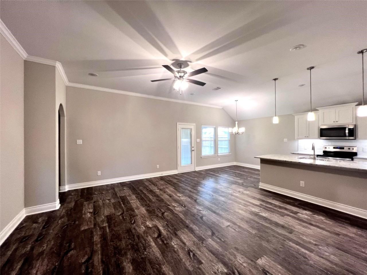 802 Tippit Ln - Photo 6 of 19
